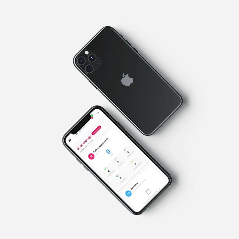 AtriumApp folosită pe un telefon mobil într-o clinică dentară