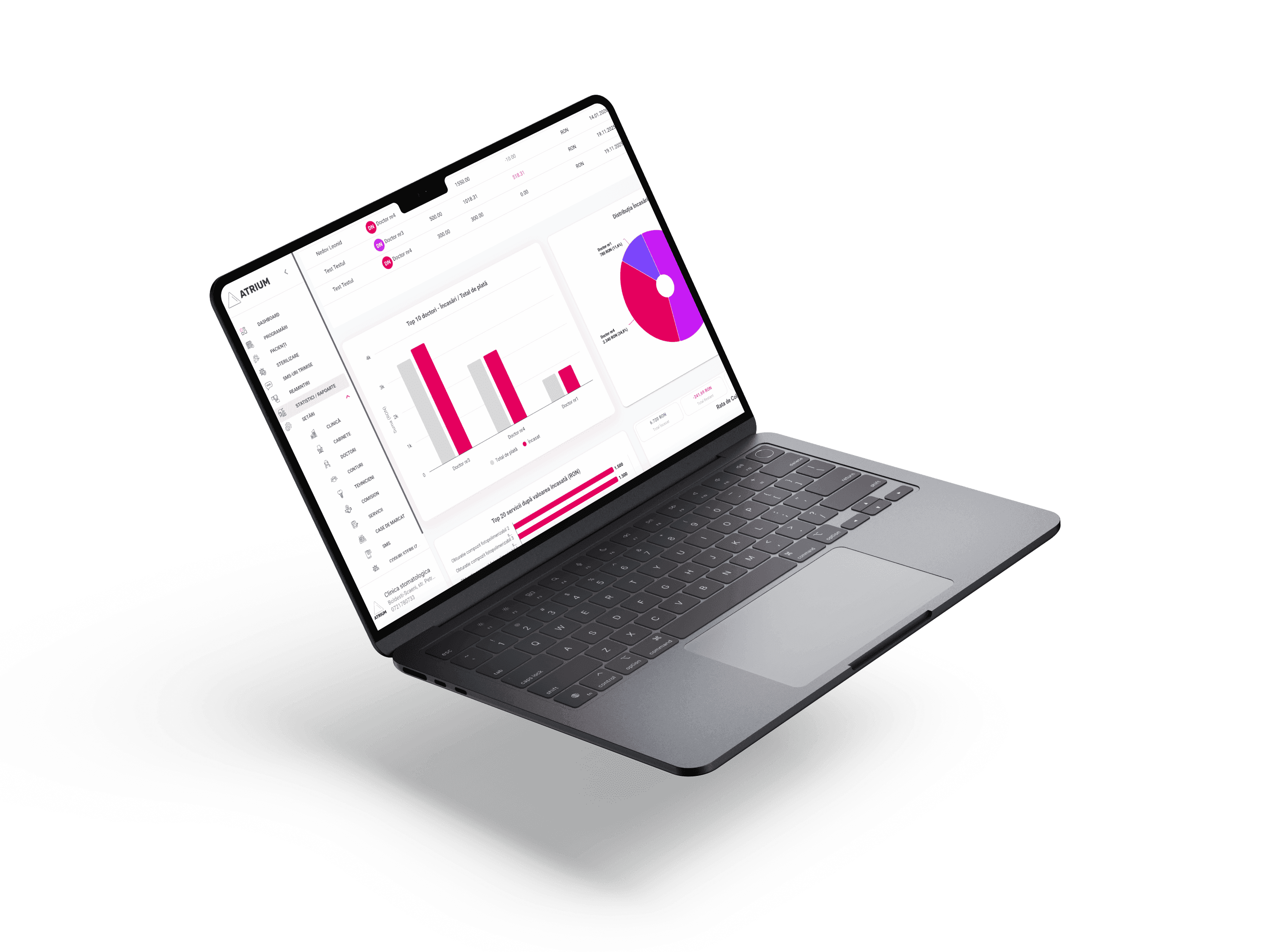 Tabloul de bord AtriumApp cu rapoarte și statistici, afișat pe laptop